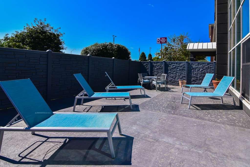 Best Western Plus Lafayette Hotel University Area 设施 照片