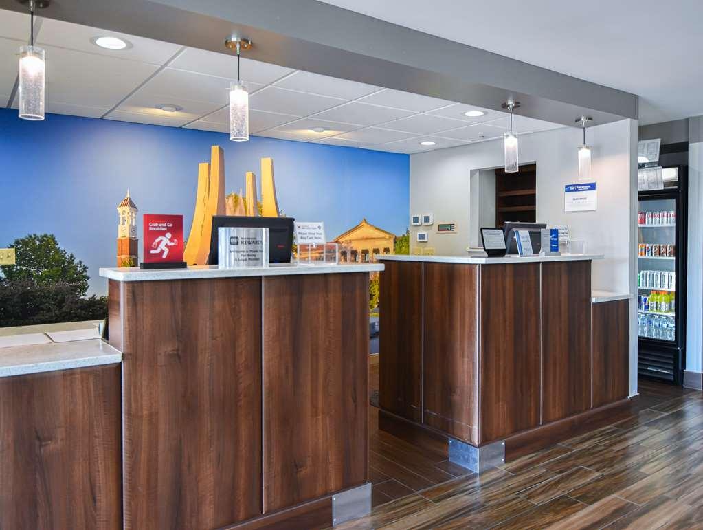 Best Western Plus Lafayette Hotel University Area 内观 照片