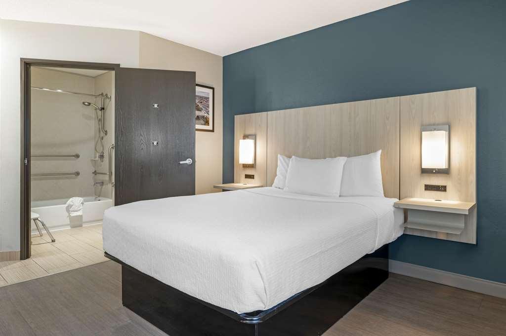 Best Western Plus Lafayette Hotel University Area 客房 照片