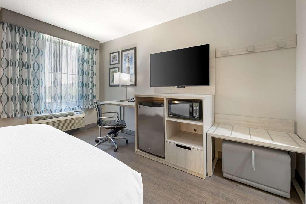 Best Western Plus Lafayette Hotel University Area 客房 照片