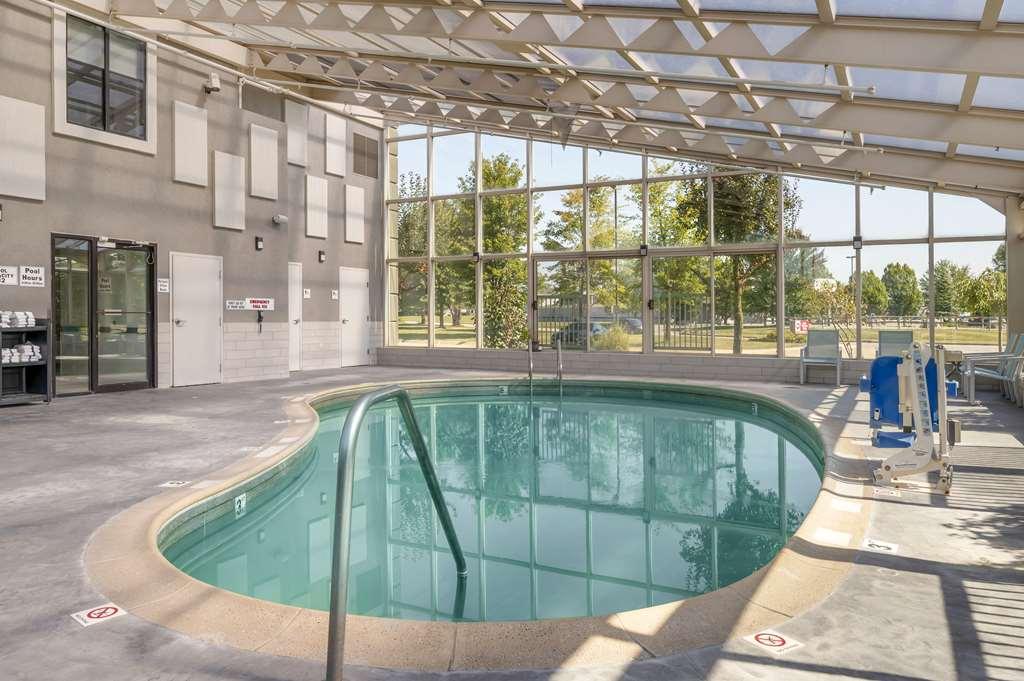 Best Western Plus Lafayette Hotel University Area 设施 照片