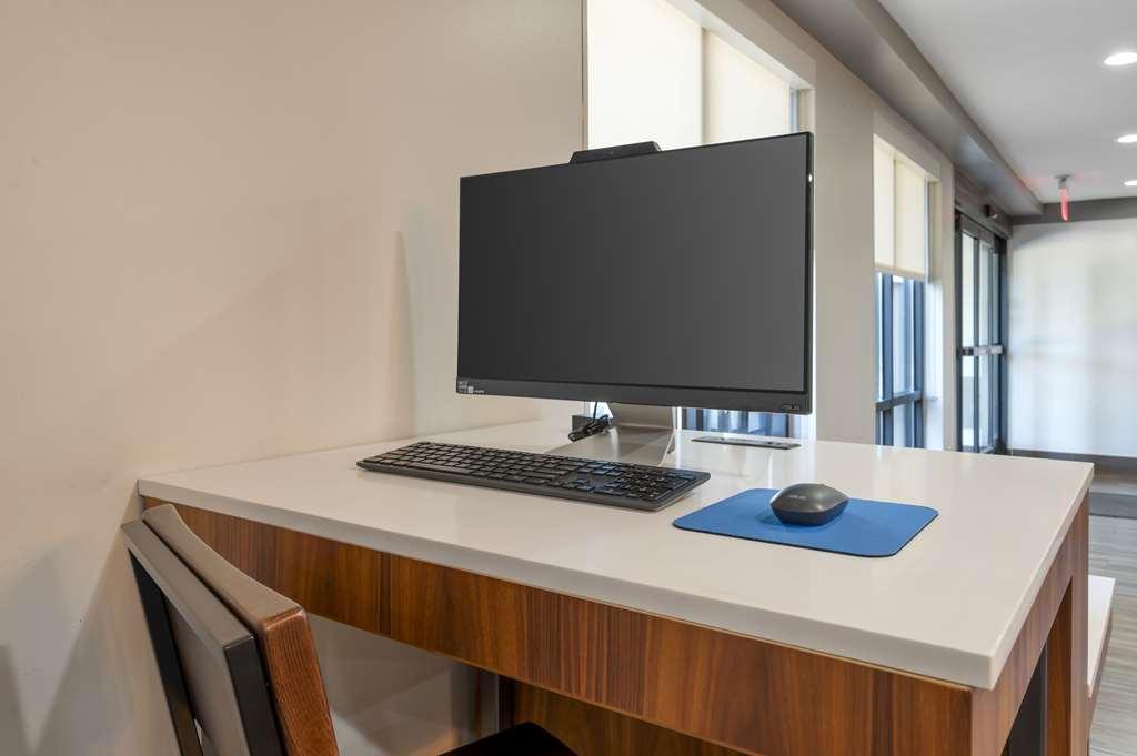 Best Western Plus Lafayette Hotel University Area 设施 照片