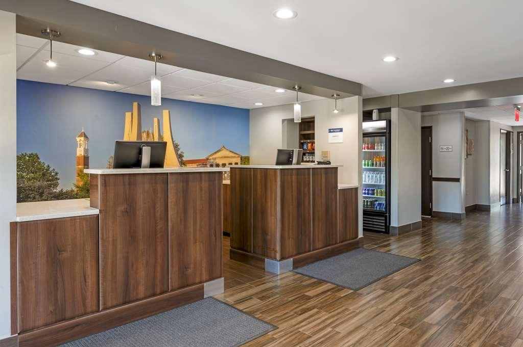Best Western Plus Lafayette Hotel University Area 内观 照片